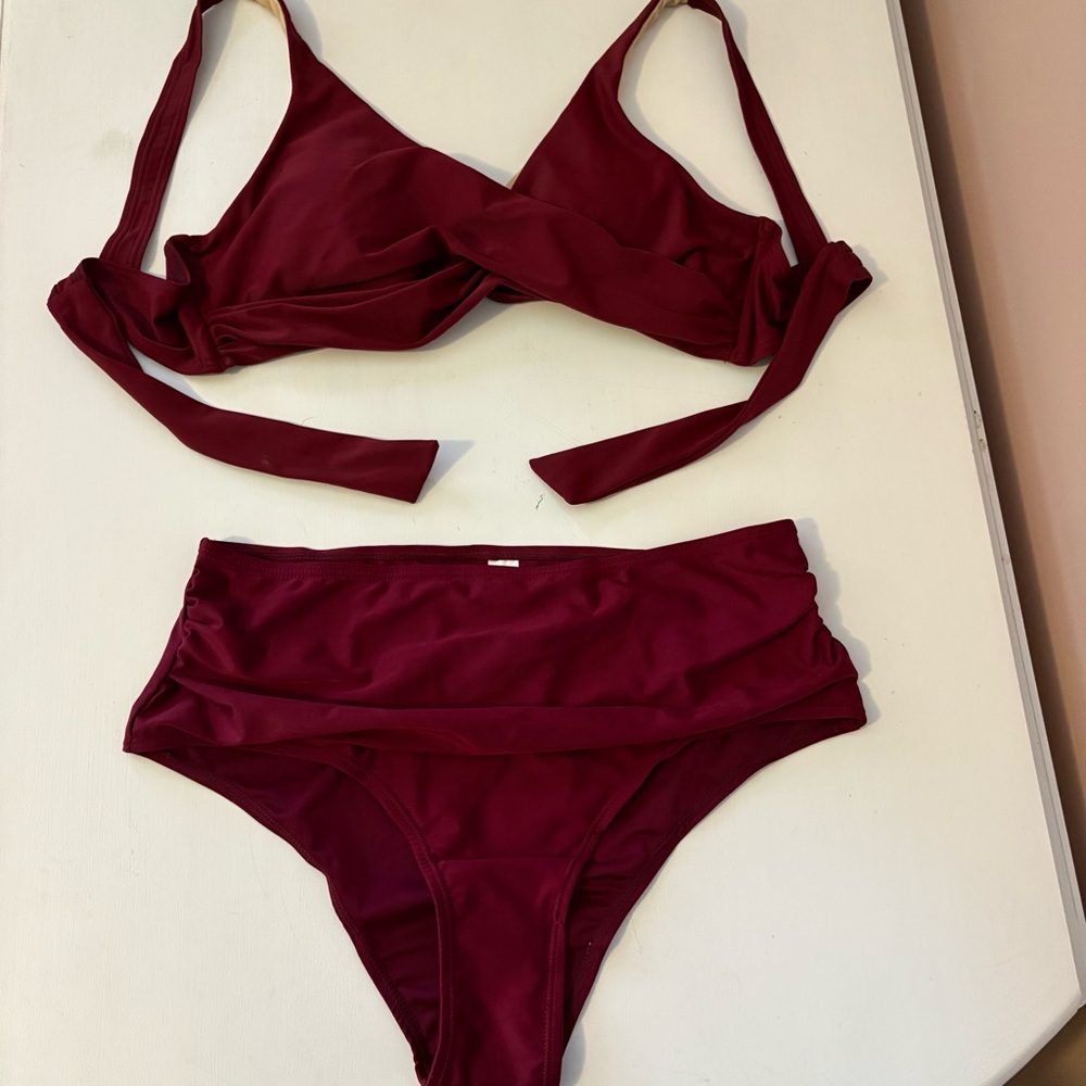 Sun & Sea NWT L bottom/XL top Bikini with High-Waisted Design